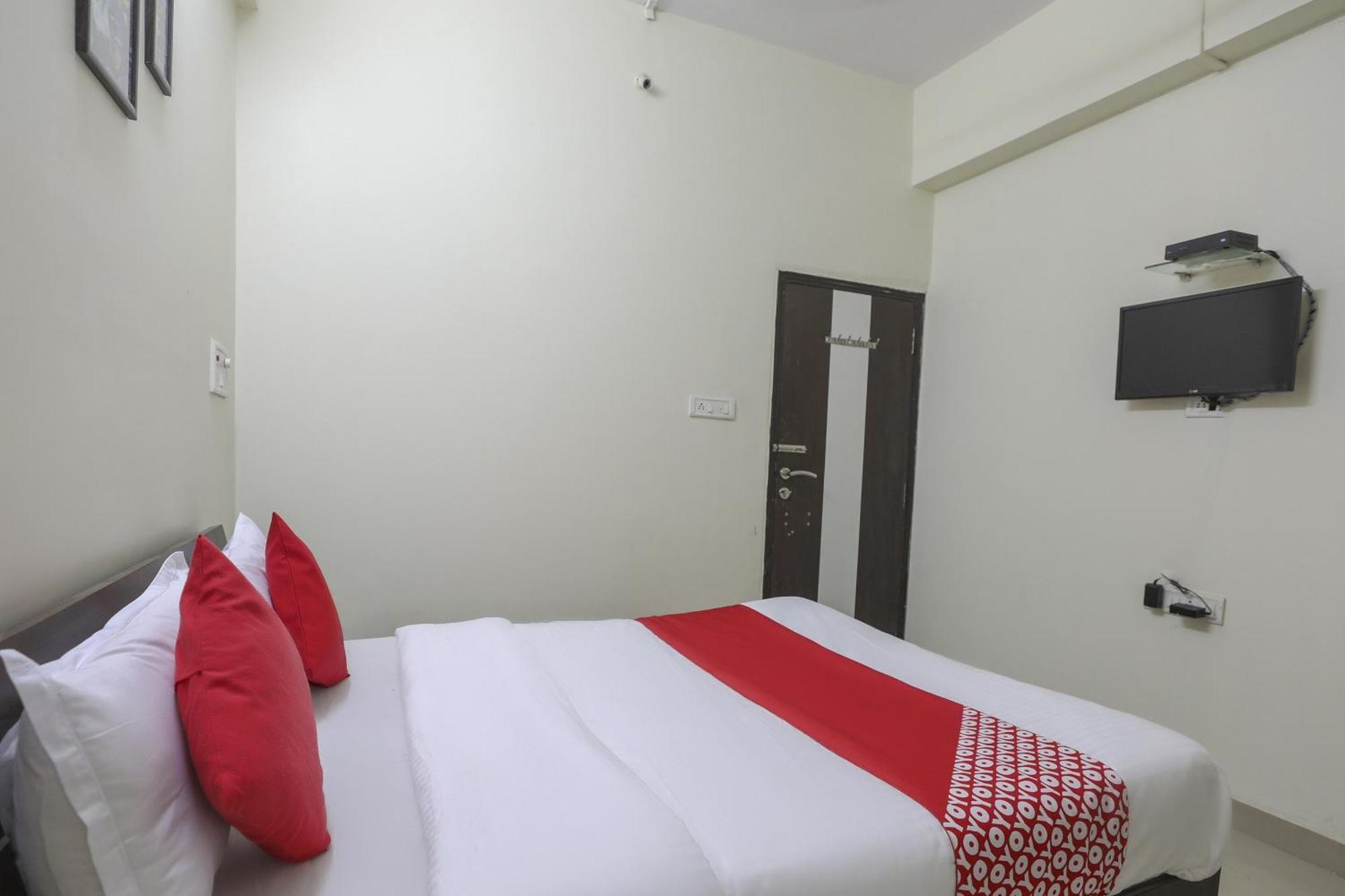 Collection O Shyam Vatika Banquet And Rooms Surat Zewnętrze zdjęcie