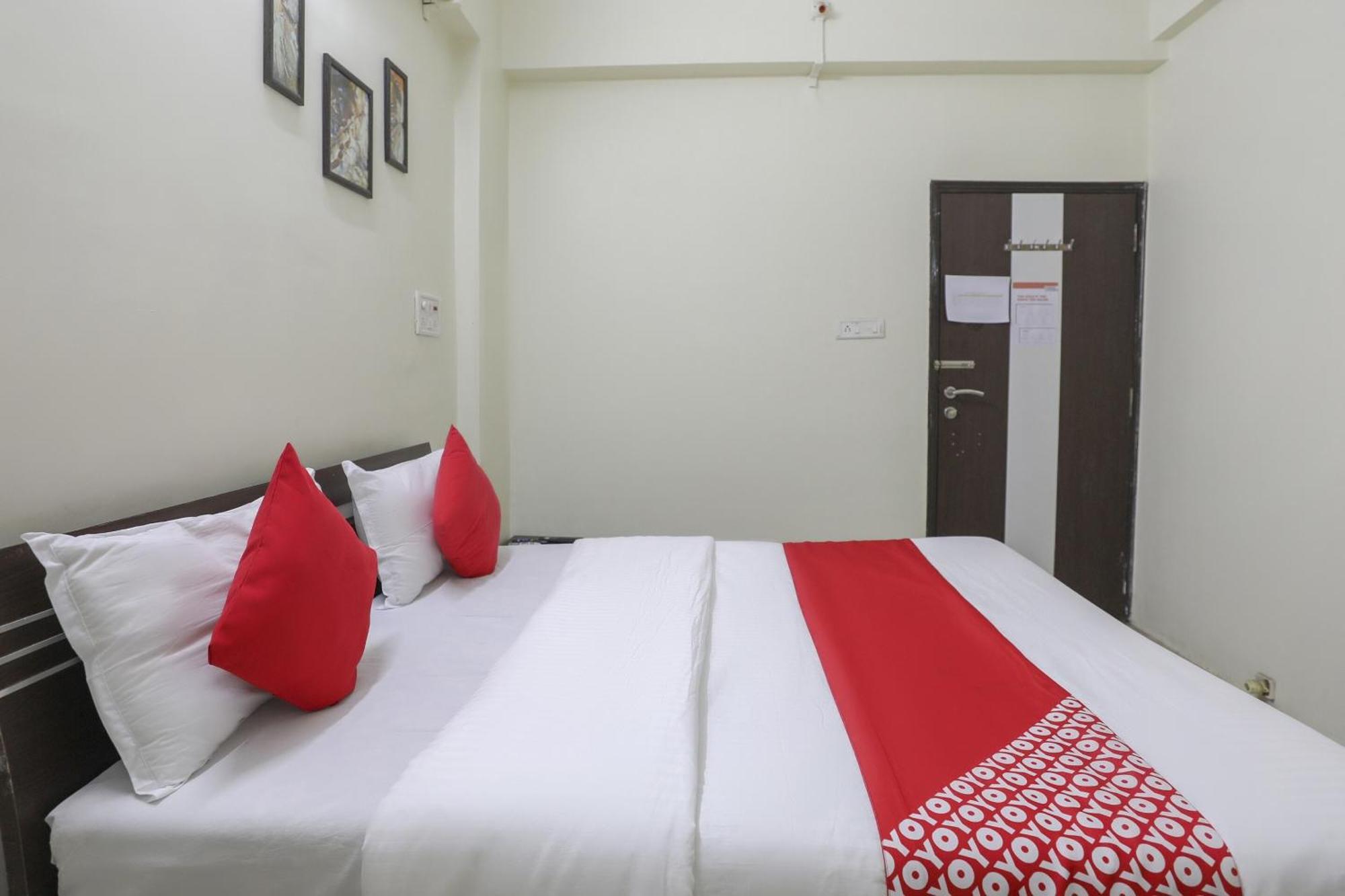 Collection O Shyam Vatika Banquet And Rooms Surat Zewnętrze zdjęcie